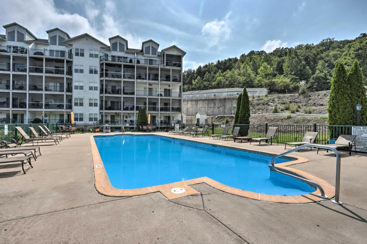 Lakefront Ozark Condo With Balcony And Seasonal Pool! Camdenton Luaran gambar